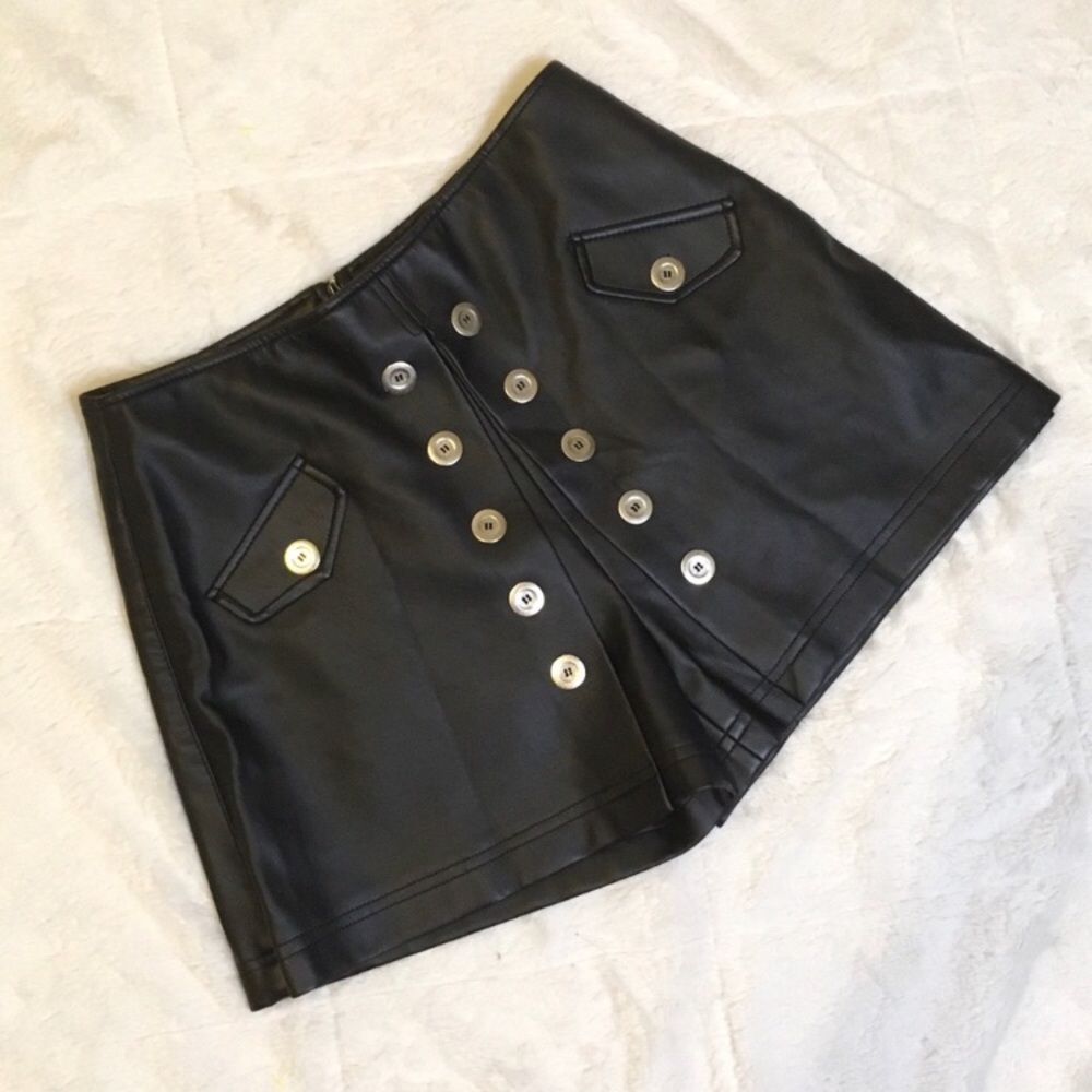 90’s Vintage High Waisted Black Leather Skort